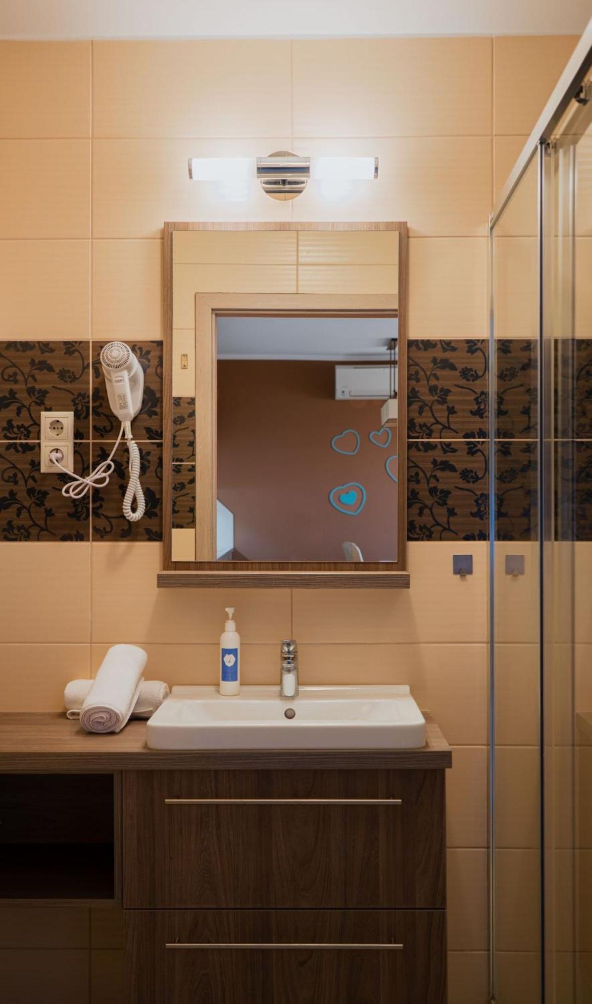 Zafír Apartmanház Sárvár Exteriér fotografie